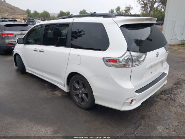5TDXZ3DC8HS787136 Toyota Sienna Se 8 Passenger