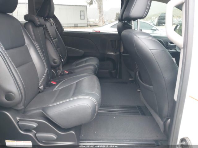 5TDXZ3DC8HS787136 Toyota Sienna Se 8 Passenger