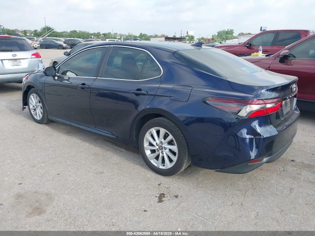4T1C11AK7NU678692 Toyota CAMRY LE