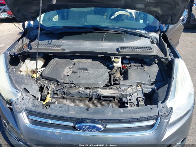 1FMCU0JX9FUA62748 Ford Escape Titanium