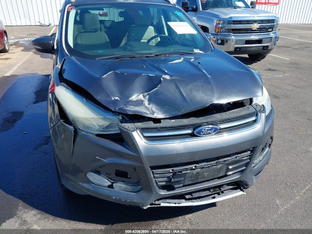 1FMCU0JX9FUA62748 Ford Escape Titanium