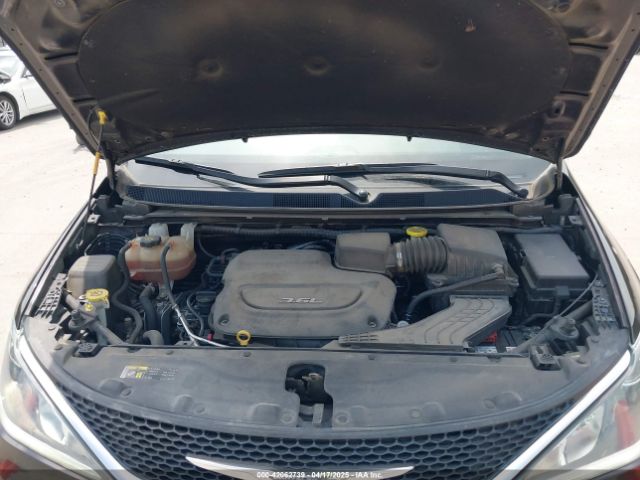 2C4RC1GG8HR583927 Chrysler Pacifica Limited