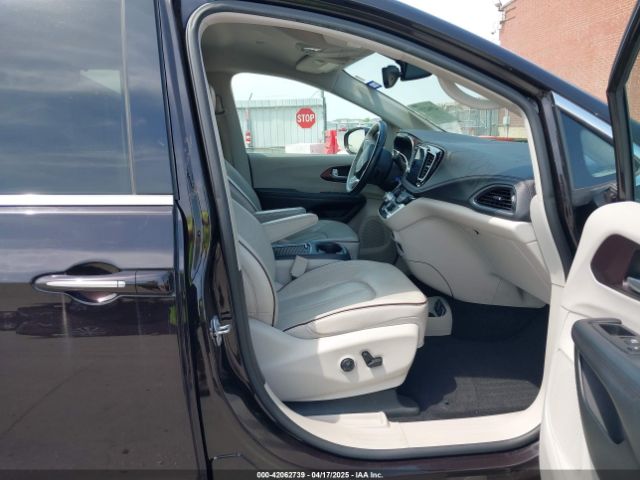 2C4RC1GG8HR583927 Chrysler Pacifica Limited