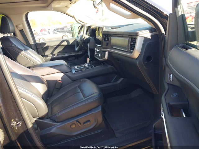 1FMJU1JT7NEA28536 Ford Expedition Xlt