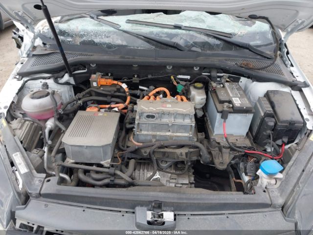 WVWKR7AU6KW917873 Volkswagen E-golf Se