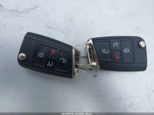 WVWKR7AU6KW917873 Volkswagen E-golf Se