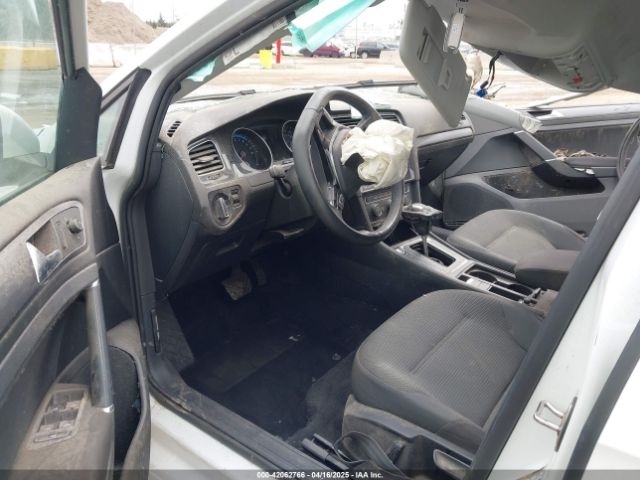 WVWKR7AU6KW917873 Volkswagen E-golf Se
