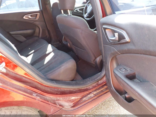 1C3CCCAB8GN128476 Chrysler 200 Limited