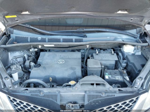 5TDXK3DC1FS667924 Toyota Sienna Se Premium 8 Passenger