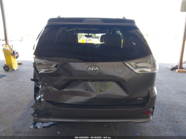 5TDXK3DC1FS667924 Toyota Sienna Se Premium 8 Passenger