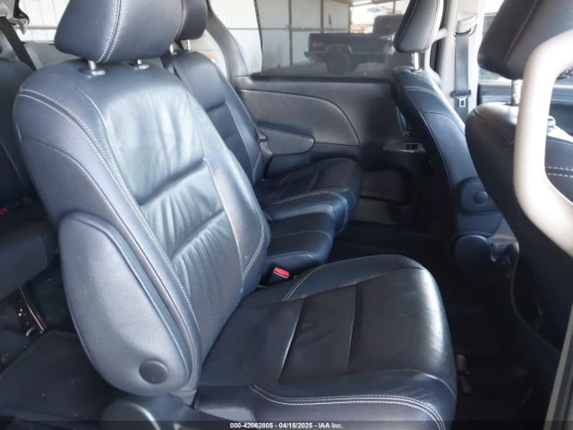 5TDXK3DC1FS667924 Toyota Sienna Se Premium 8 Passenger