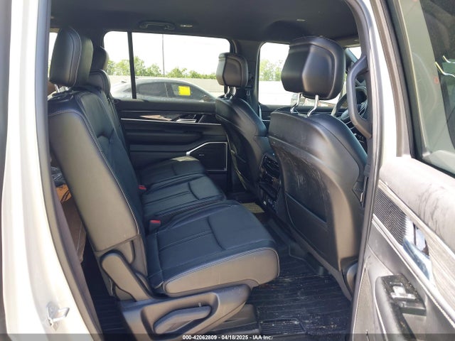 1C4SJUBT2NS181344 Jeep Wagoneer