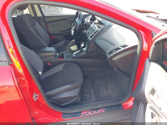 1FADP3K26EL305818 Ford FOCUS SE