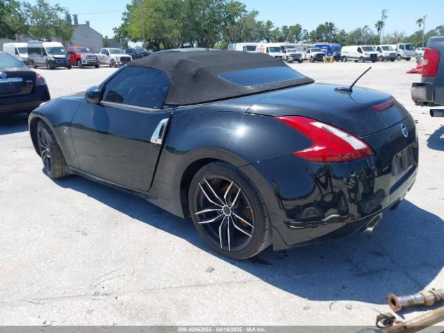 2017 NISSAN 370Z JN1AZ4FHXHM940571 Photo 2