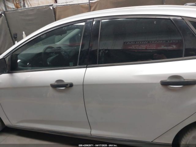 1FADP3E29FL374371 Ford FOCUS S