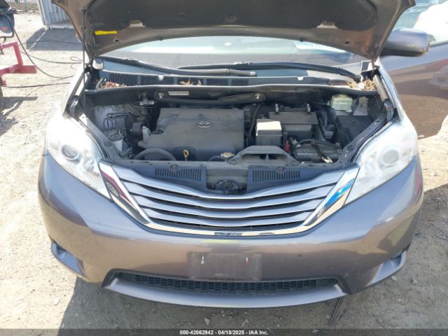 5TDYK3DC9FS685768 Toyota Sienna Xle 8 Passenger