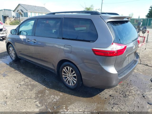 5TDYK3DC9FS685768 Toyota Sienna Xle 8 Passenger