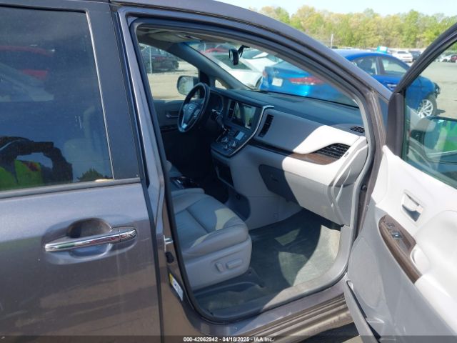 5TDYK3DC9FS685768 Toyota Sienna Xle 8 Passenger