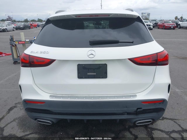 W1N4N4GB4NJ317937 Mercedes-Benz GLA 250