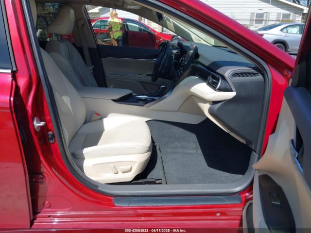 4T1F31AK4NU034347 Toyota Camry Xle Hybrid