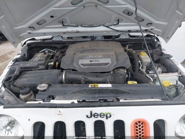 1C4BJWDG8FL640934 Jeep Wrangler Unlimited Sport