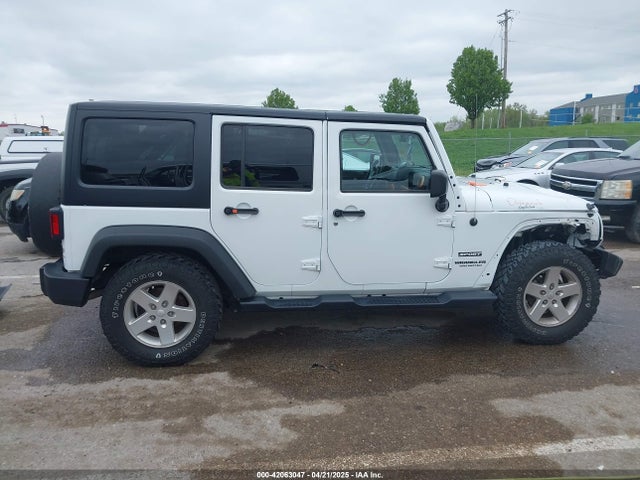 1C4BJWDG8FL640934 Jeep Wrangler Unlimited Sport