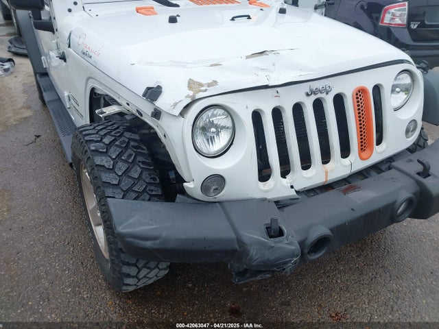 1C4BJWDG8FL640934 Jeep Wrangler Unlimited Sport