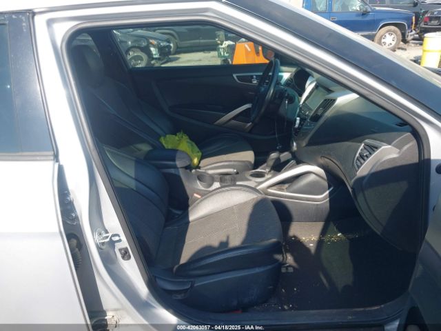 KMHTC6AD8GU301395 Hyundai Veloster