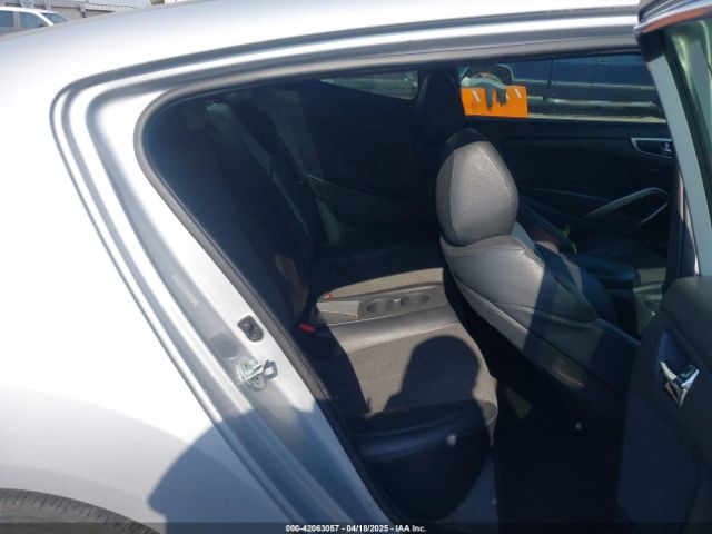 KMHTC6AD8GU301395 Hyundai Veloster