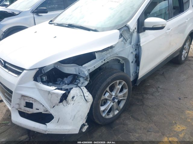 1FMCU0J96GUB43533 Ford Escape Titanium