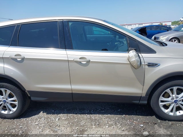 1FMCU0GD1HUD81299 Ford ESCAPE SE