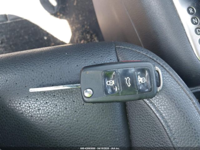 WVGAV3AXXEW569103 Volkswagen TIGUAN SE
