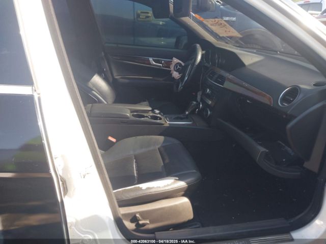 WDDGF4HB8ER313770 Mercedes-Benz C 250 Luxury/sport