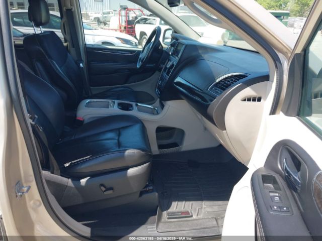 2C4RC1GG9ER116219 Chrysler Town & Country Limited