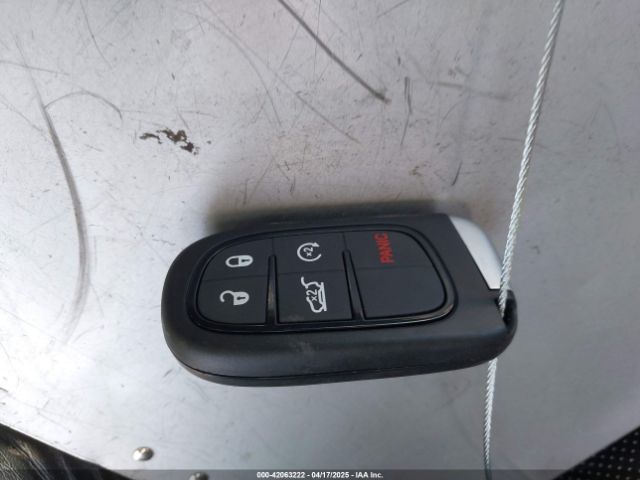 1C4PJMDX5KD305788 Jeep Cherokee Limited 4x4