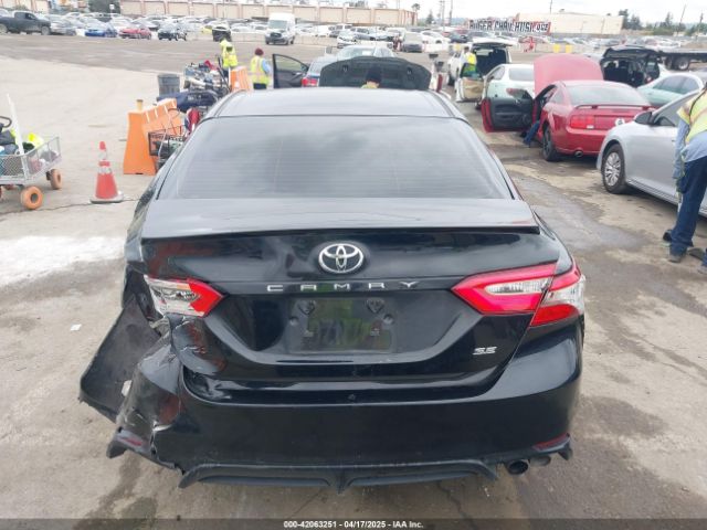 4T1B11HK0JU119612 Toyota CAMRY SE