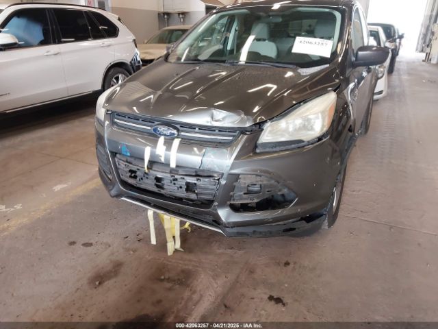 1FMCU0G94FUB72423 Ford ESCAPE SE