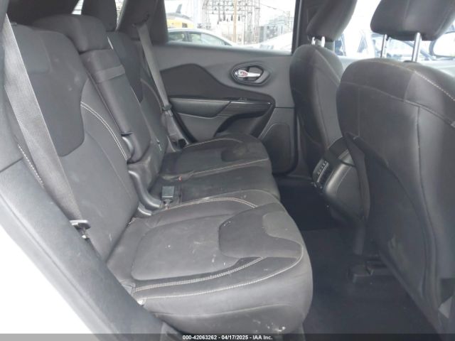 1C4PJLCB5FW642701 Jeep Cherokee Latitude