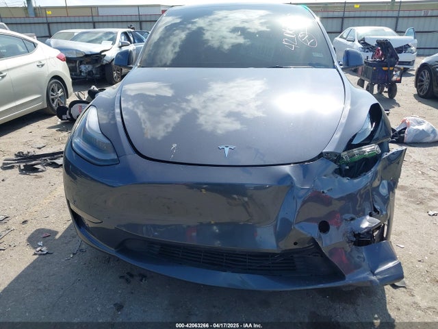7SAYGDEF1NF508766 Tesla Model Y