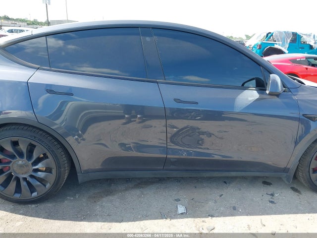 7SAYGDEF1NF508766 Tesla Model Y