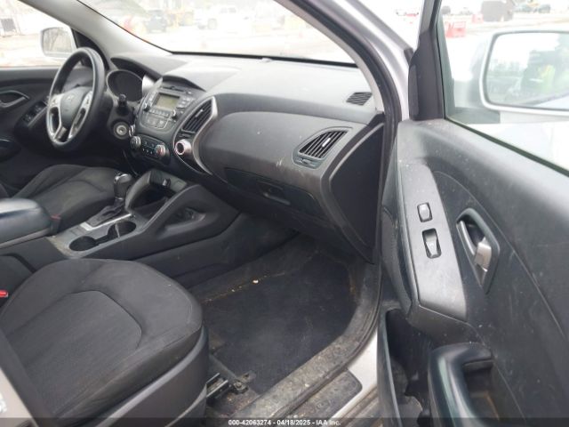 KM8JT3AF5FU960640 Hyundai TUCSON GLS