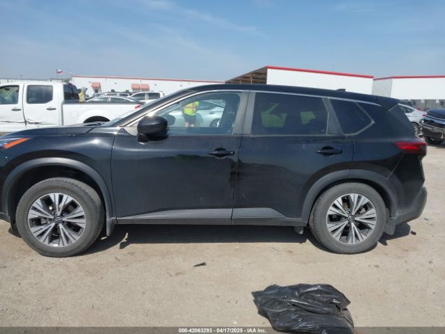 JN8BT3BA8PW005658 Nissan Rogue Sv Fwd