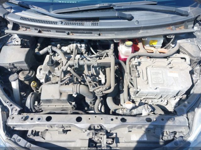 JTDKDTB39F1108433 Toyota Prius C One