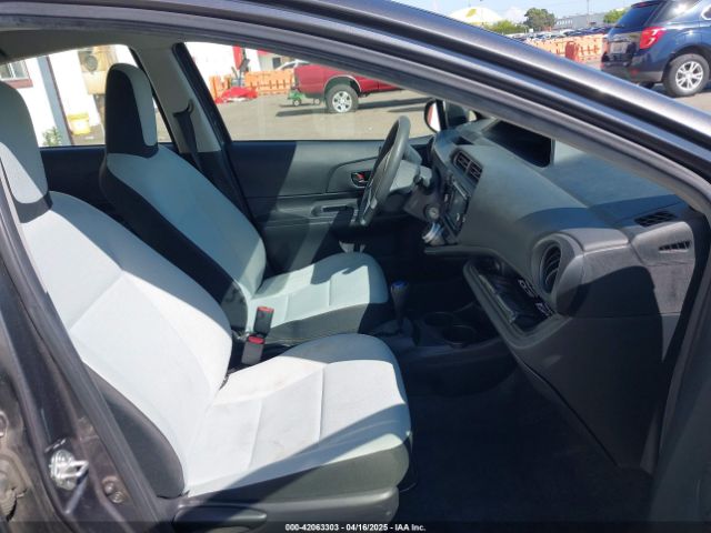 JTDKDTB39F1108433 Toyota Prius C One