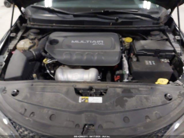Chrysler 200 Limited 2015 1C3CCCAB1FN688550 Image 10