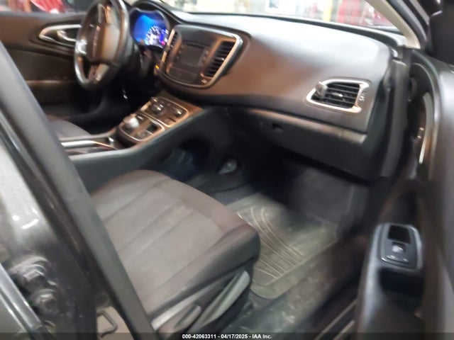Chrysler 200 Limited 2015 1C3CCCAB1FN688550 Image 5