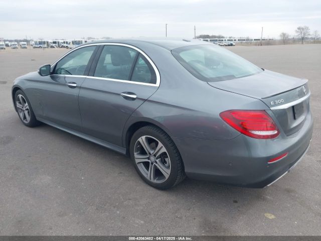 WDDZF4KB1HA128626 Mercedes-Benz E 300 4matic