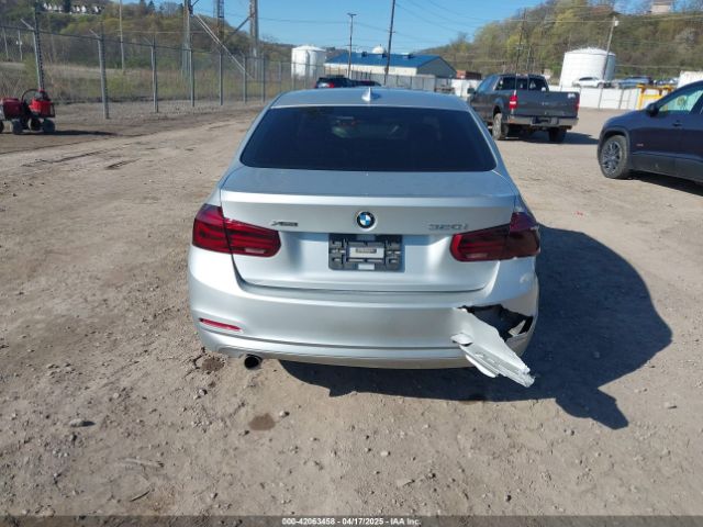 WBA8A3C5XJA492974 BMW 320i Xdrive