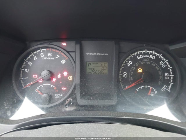 5TFRX5GN5HX078049 Toyota Tacoma Sr