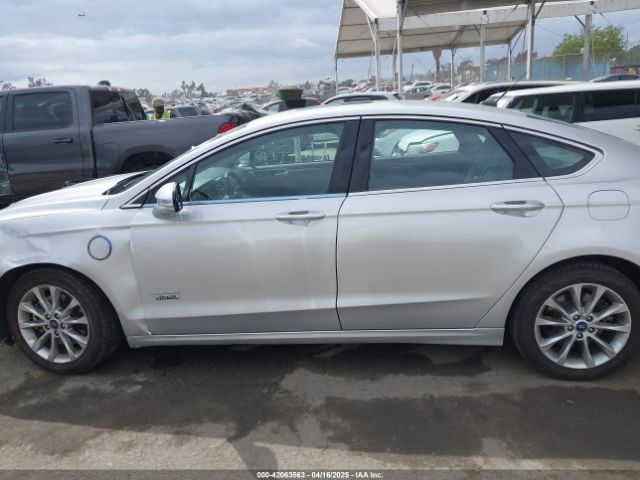 3FA6P0PU9HR275379 Ford Fusion Energi Se Luxury